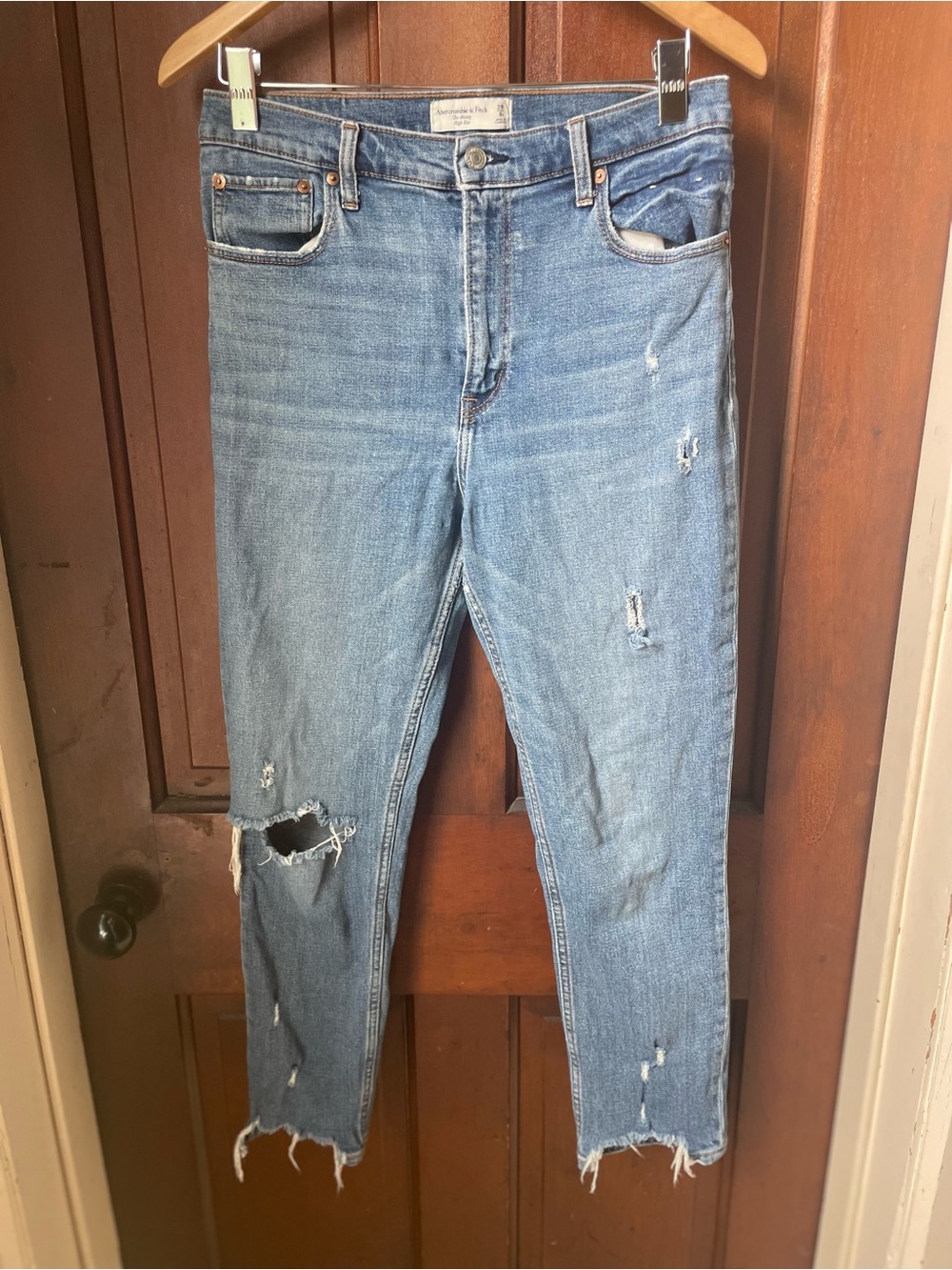 Abercrombie & Fitch 8R / 29 high rise skinny jeans
